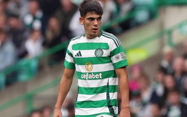 セスク率いるコモがバルサ若手DFバジェをレンタル！　今季前半はセルティックでプレー