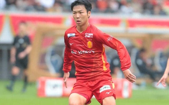 名古屋MF椎橋慧也が女優でモデルの織田梨沙さんと入籍発表「一緒に明るい家庭を築いていきたい」