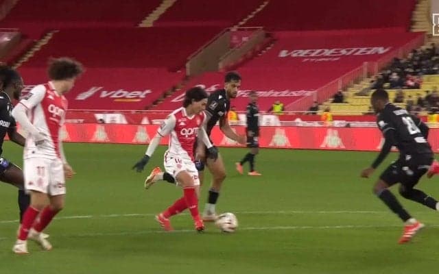 嘘だろ？南野拓実“今季ベスト級”ゴールが幻に「完璧だったのに」超絶連携からのダイレクトシュート炸裂も味方のファウルで取り消しに