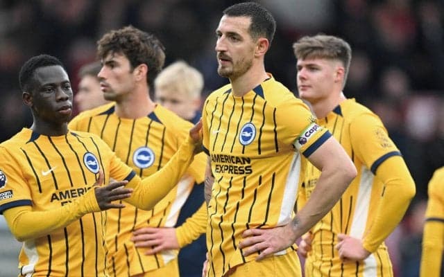 「僕たちは再びどん底に」ブライトンがまさかの0-7大惨敗…引き金となったOGの主将ダンクも肩落とす「全てが恥ずかしい」