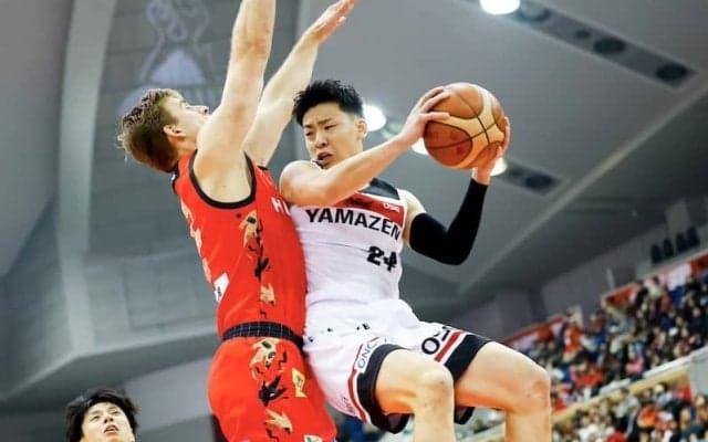 後半に猛攻を仕掛けた三遠が大阪を撃破…6選手が2ケタ得点を挙げて15連勝を達成