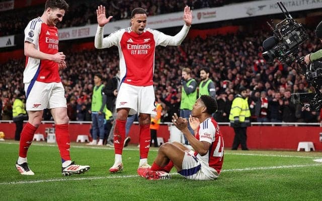 アーセナルが因縁シティを5発粉砕！　リーグ連勝でタイトルレースに踏みとどまる【プレミアリーグ】