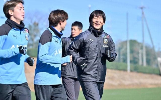 「大黒さんえぐいw」44歳の元日本代表ストライカーの圧巻のお手本シュート2発にファン驚愕！「現役選手よりも強烈だわ」「開幕スタメンの準備宜しくお願いします」の声