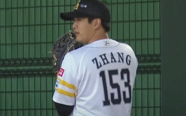 鷹の育成右腕は「すぐに支配下入りそう」　ゴツい下半身から“火球”炸裂「本当に10代？」