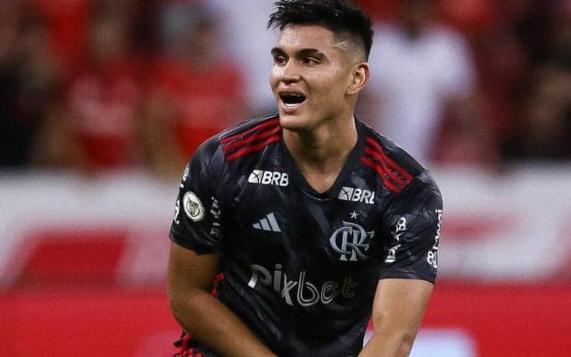 エバートンが元セインツ&ユーベMFアルカラスを買取OP付きレンタルで獲得