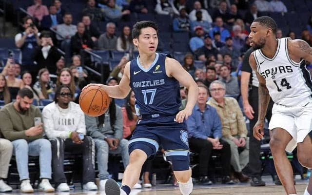 グリズリーズ・河村勇輝がダブルヘッダーで“15アシスト”記録…豪快ダンクお膳立てしファン歓声