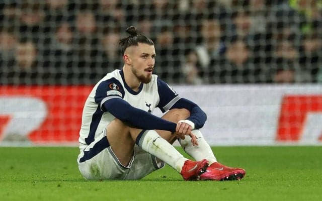 苦境のトッテナムにまたも負傷者…DFドラグシンはACL断裂で手術へ、半年〜1年の離脱が予想