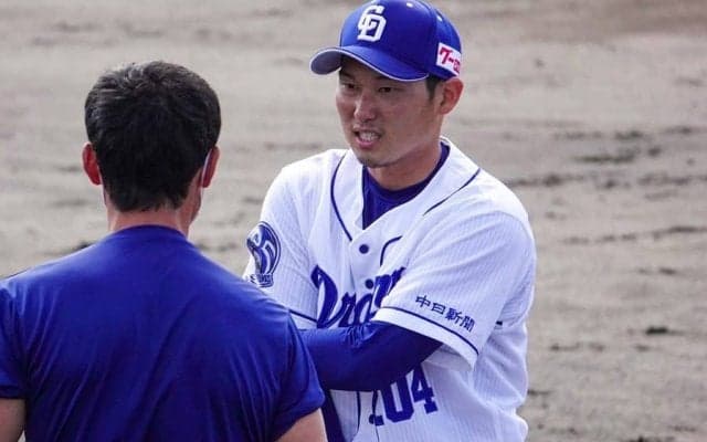 消えぬ痛みに「球場行くのが怖い」　青く腫れ上がった肘…箸も持てぬ右腕の苦闘の5年間
