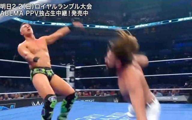 あぶない！ 死角からまさかの「ヒジ入れ」で失神…技巧派ラテンレスラーの“フェイントエルボー”にファン騒然「ほぼ放送事故」