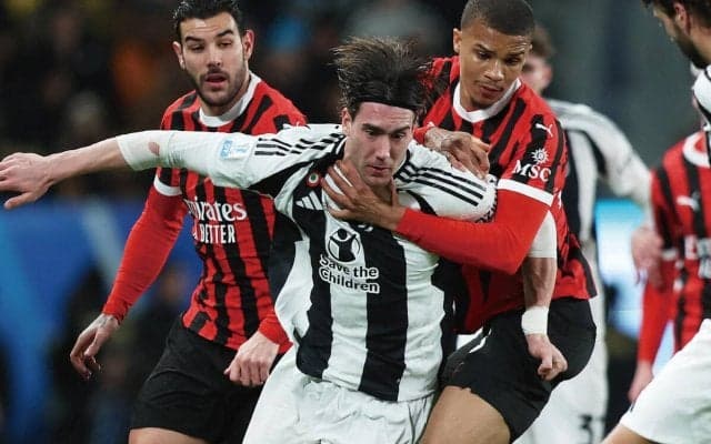 コロ・ムアニを迎え入れたユベントス、ヴラホビッチは夏で売却か…“運命は決まっている”と伊紙