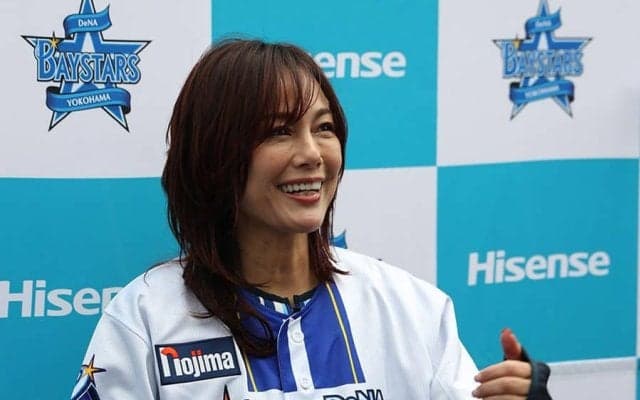 キャンプに現れた“大物”が「ずっとキレイ」　色褪せぬスタイルに騒然「老けないな」