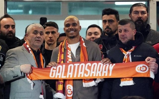 ウルブス退団を志願したレミナが4年半ぶりにガラタサライへ復帰｢戻ってこれて嬉しいよ｣