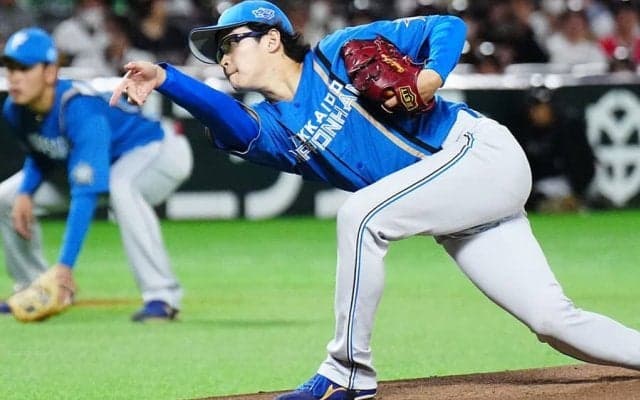 「圧倒的カッコ良さ」現ドラ移籍サブマリンが話題　見慣れぬ赤ユニ姿も「美しい」