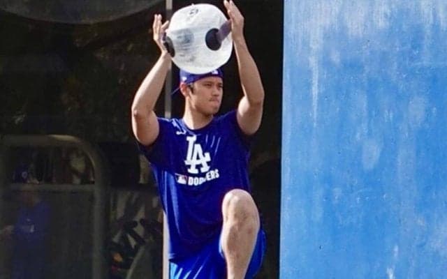 大谷翔平、“謎”の6000円器具を導入？　2年ぶり二刀流復活へ投球フォーム固めか