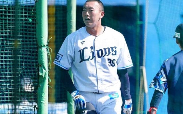 「軽く振ってるのに」柵越え連発　ロマン砲候補の豪快アーチにSNS騒然「和製ジャッジ」