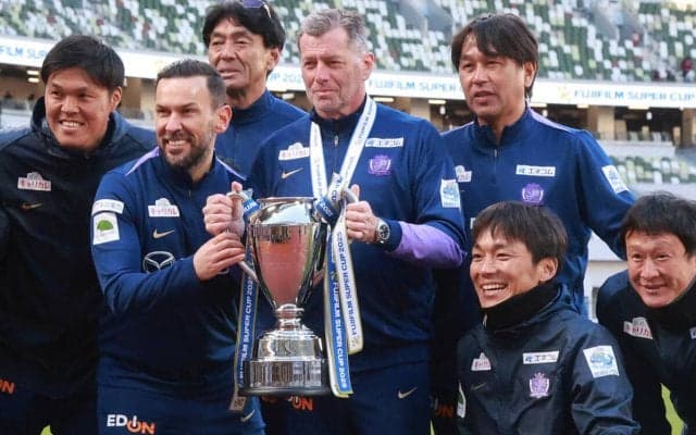 「非常に満足。魅力的なサッカーができた」チーム5度目のスーパー杯優勝、広島・スキッベ監督は18歳MF中島洋太朗を称賛「類い稀な才能を持った選手」