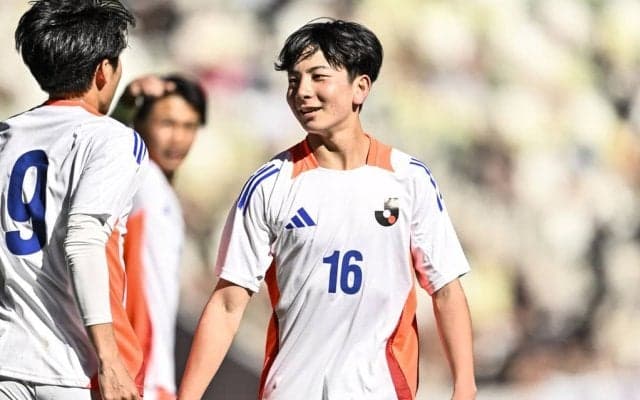 「ホントに中学生か」「えぐい！」神戸ー広島戦前の前座試合で飛び級15歳中学生MFの“逆足ニア上ぶち抜き弾”にSNSも大騒ぎ！「オルンガのシュートコースなんだが」の声