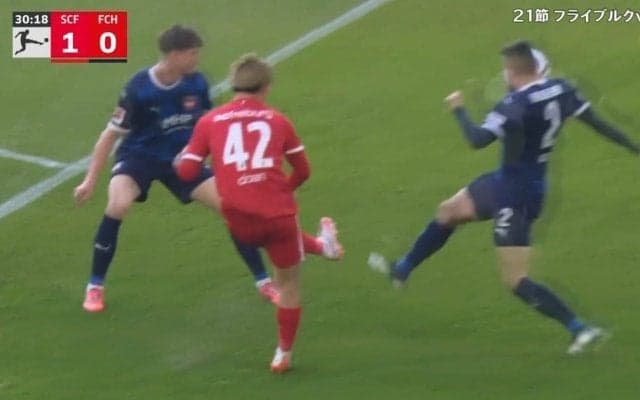 スタジアム騒然！ 堂安律、超絶ドリブル突破→“スーパーアシスト”炸裂の瞬間「これは神」 完璧すぎる“ピンポイントクロス”「ここしかない」