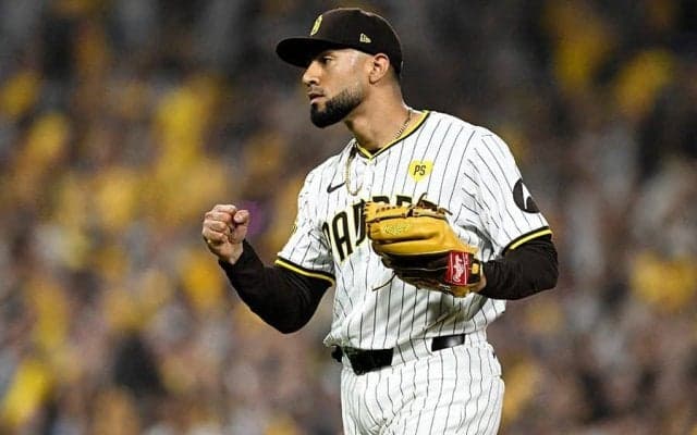 8億円増のダルビッシュら年俸高騰で…元阪神助っ人に“放出論”浮上　巨額残金が示す意味