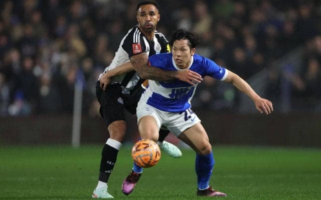 バーミンガムDF岩田智輝が「時速73マイル」の衝撃ゴラッソ！ 指揮官も絶賛「数多くのトップゴールを生で見てきたが…」