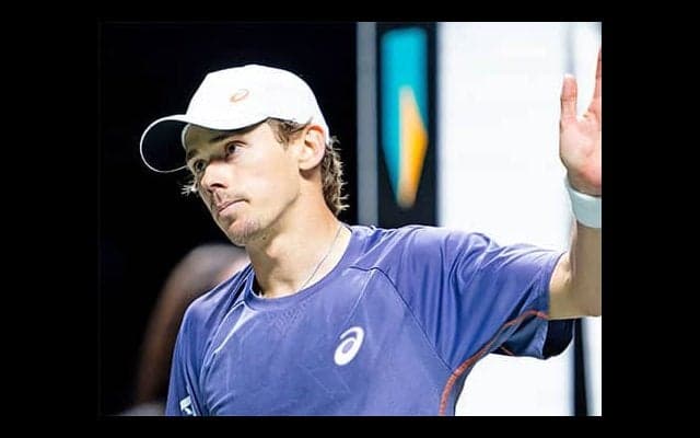 世界8位 快勝で2年連続決勝へ