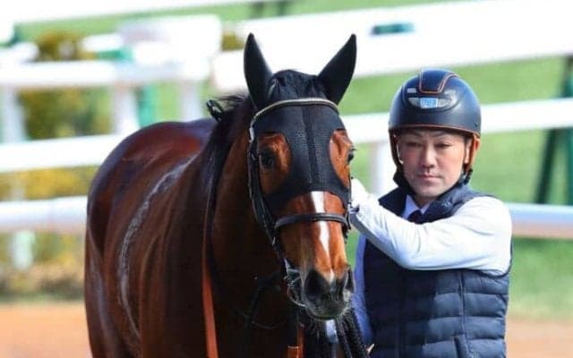 藤原英昭調教師 JRA通算900勝達成
