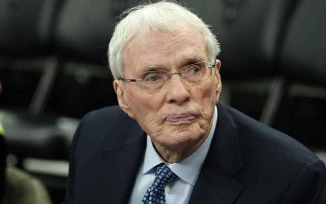 コーチや解説者として50年以上もNBAに関わってきたヒュービー・ブラウンが91歳で引退