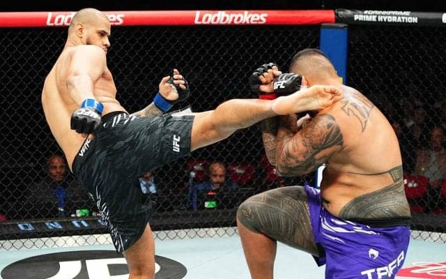 【UFC】2m超えファイターが“衝撃”の秒殺KOデビュー　8戦連続1Rフィニッシュに会場どよめき……「次世代のトップコンテンダー」