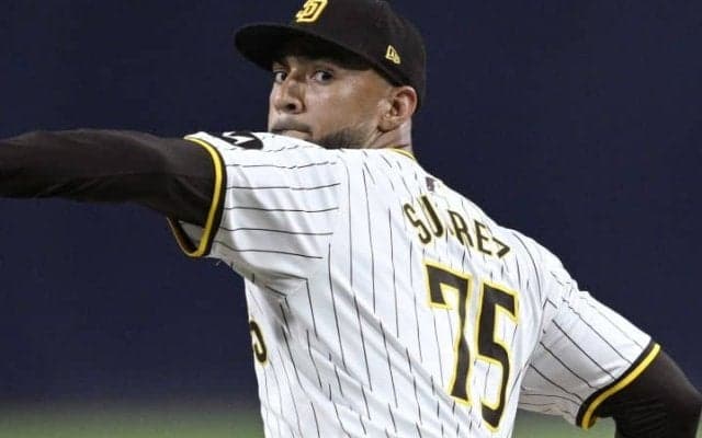 元阪神スアレスが人気銘柄に!? パドレスが3年契約を残す守護神の電撃放出を画策する理由「成績が後退する前の賢明な選択」