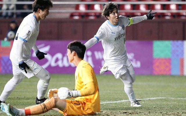 川崎Fが4発快勝で長谷部新体制の初陣飾ってリーグステージ突破！　エースの山田新＆主将の脇坂泰斗が殊勲のゴール【ACLE2024-25】