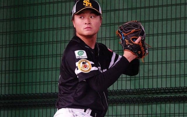 過酷な鷹の残り1枠争い　専門家が注目した24歳の“武器”…経験豊富30歳は「目立てない」　