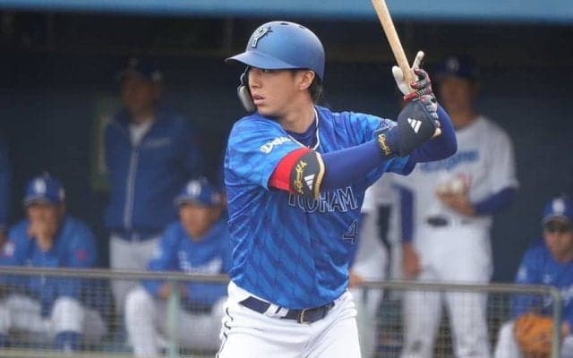 DeNA度会が初球先頭打者弾　森敬、松尾と3者連発に球場騒然…5球で3点先制の猛攻