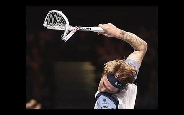  開始わずか3ゲームでラケット粉砕！ 