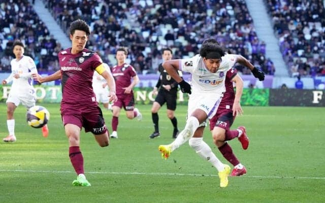 ｢昨季19ゴール｣新背番号9よりも新戦力感があった｢攻撃を組み立てる｣U-20代表MF【Jリーグ開幕直前、2つのカップ戦から見えた｢2025新シーズン｣の行方】(3)