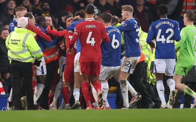 グディソン最後のマージーサイドダービーは劇的ドロー決着！　サラー1G1Aもエバートンがラストプレーで追いつく【プレミアリーグ】