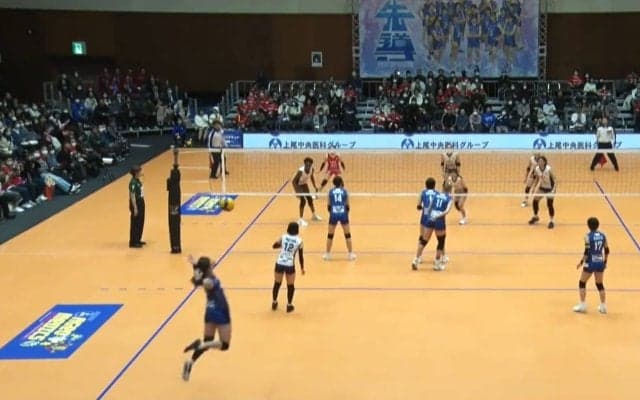 「そこから落ちるか…」女子バレー、“魔球”のようなサーブに相手レシーバーも愕然リアクション