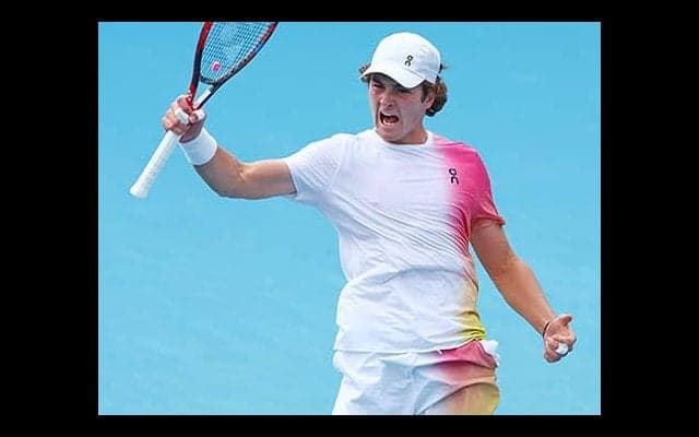  18歳 快勝で2回戦へ「本当に嬉しい」 