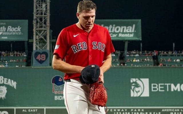 防御率4点台が手にした84億円も…免れない「オフの敗者」　年俸32億円拒否で直面した現実