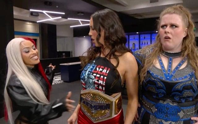 「バキバキじゃん」“日本アニメ大好き”ラテン女美女レスラーの腹筋が話題…見せつけるかのような“腹チラ”衣装に「めっちゃ割れてる」