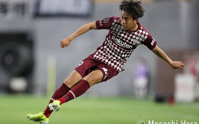 ヴィッセル神戸｢不動の左SB｣初瀬亮が選んだ新天地(2)ハンド、ヘディング、ゴールキーパーは｢サッカーの父母｣シェフィールドで誕生した！