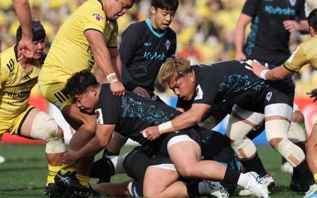 その泥臭いプレーが観る者を魅了する。気持ちで戦う男の生きざまがそこにある