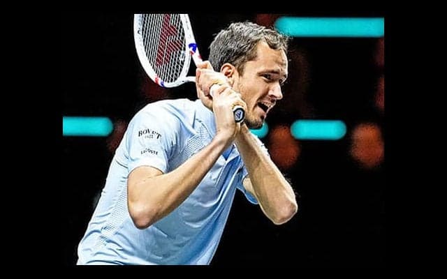  今季不調のメド 快勝で8強 