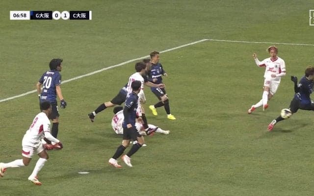 大阪ダービーで今季Jファーストゴール「お見事な崩し！」香川真司のこぼれ球からC大阪アカデミー出身・北野颯太が決める！