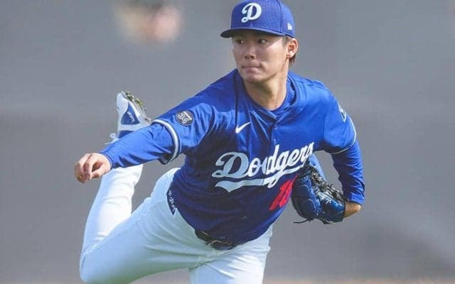 山本由伸が奪三振ショー　最速153kmで4K無安打、指揮官とハグ…ファン「えげつない」
