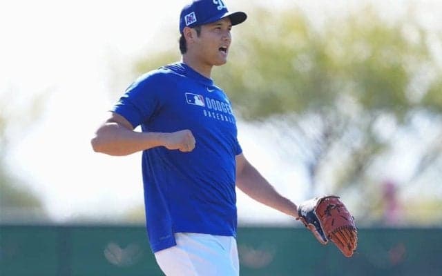 大谷翔平、“謎”の打撃マシンで特訓　2日ぶりチーム合流…投内連係で通訳なしで談笑