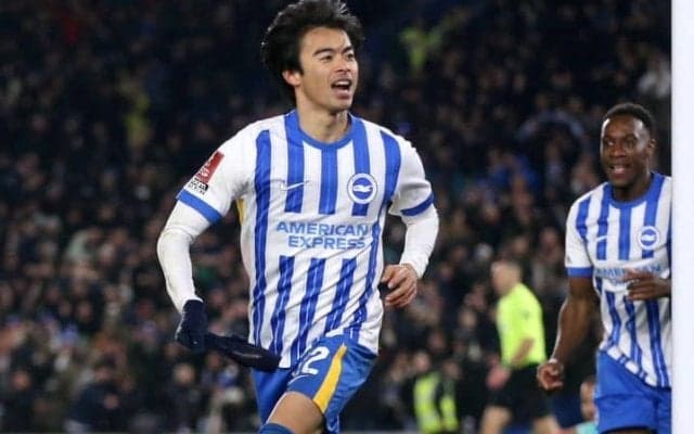 「時には説明できないこともある」三笘薫の衝撃弾に指揮官は絶句　同僚FWは“美しすぎるトラップ”に感嘆「非の打ち所がない」