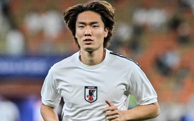 「申し訳ないけど笑ってしまった」ボルシアMG板倉滉が試合中に“主審から励まされる”シーンが話題！「同じ漢としての鼓舞ですね」「審判ファンやろ（笑）」の声