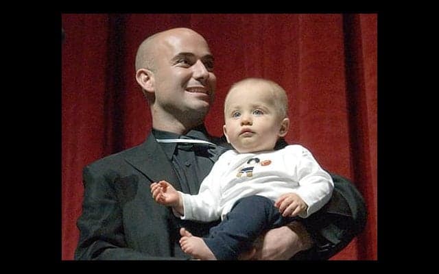  アガシとグラフの息子、野球代表に 