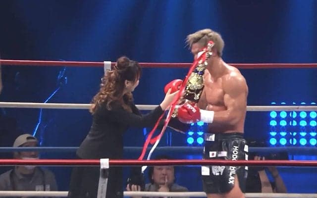 「55歳に見えない」伝説的アイドルがリングに登場 「変わらずキレイ」ファン騒然