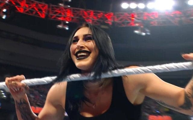 「バッキバキ」“最恐”美女レスラーの超絶肉体美が話題…ナチュラルメイク姿で圧巻の筋肉量を披露にファン騒然「血管浮き出てる」